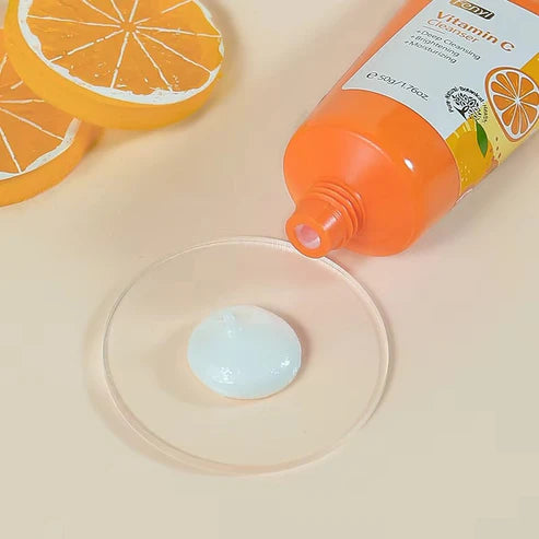 Vitamin C Facial Cleanser – Deep Cleansing & Brightening Foam (150g)